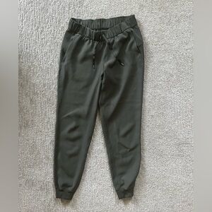 Lululemon | Joggers | Hunter Green | 6